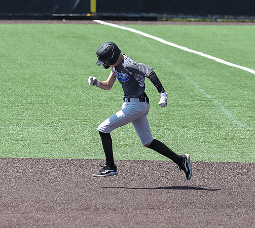 AE4I7563