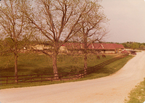 Retama, 16 polo fields, stabling for 400 horses, double sided grandstand, cantina, club w/pool/tenni