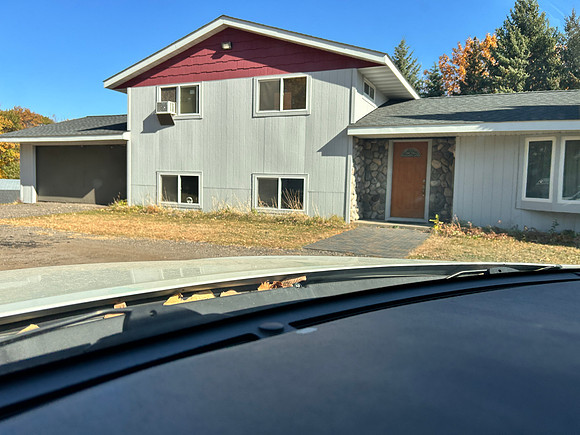 house from the front. Nothing for us here.